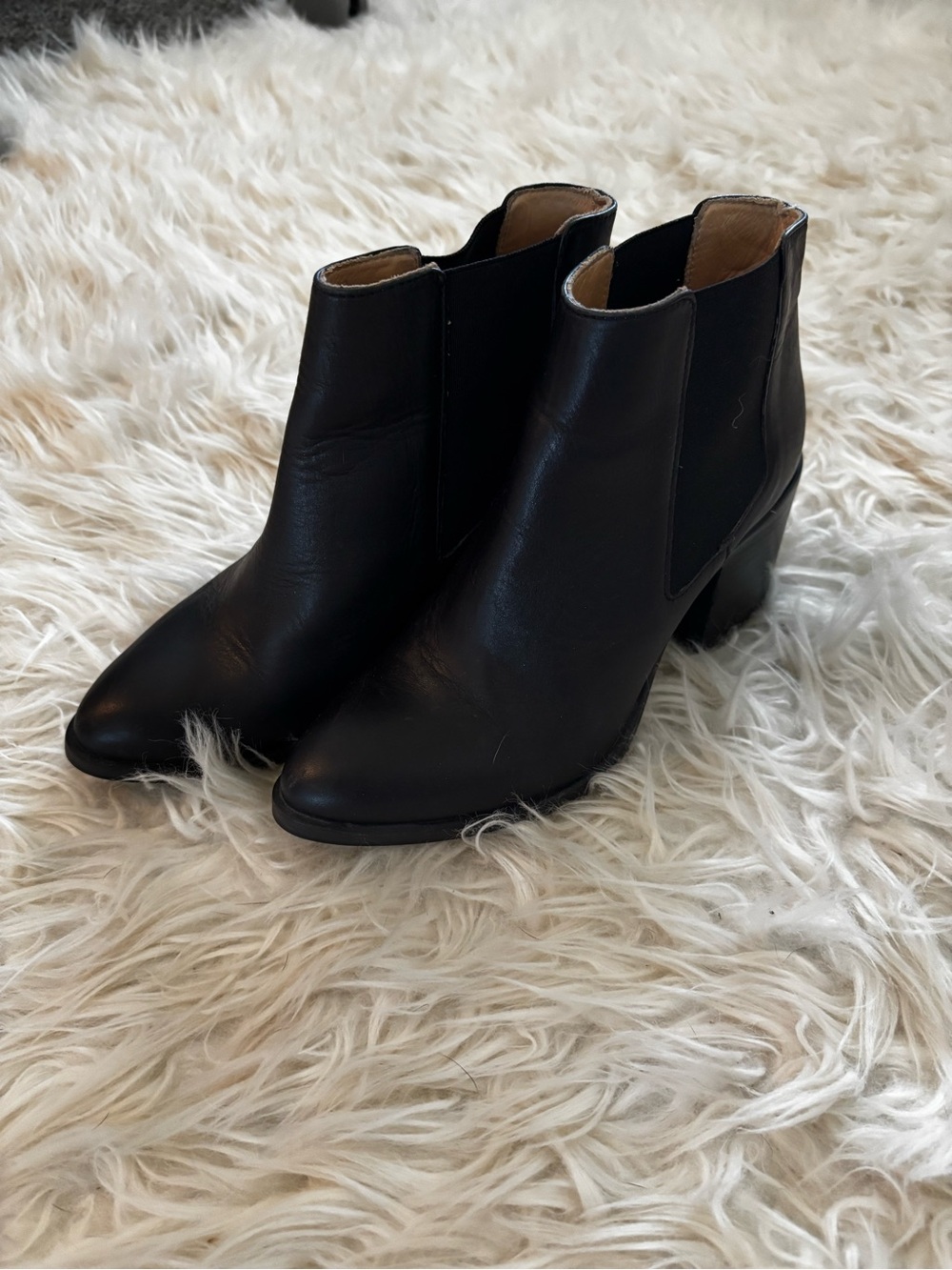 Nisolo Heeled Chelsea Commuter Boot Black Leather size 7.5W